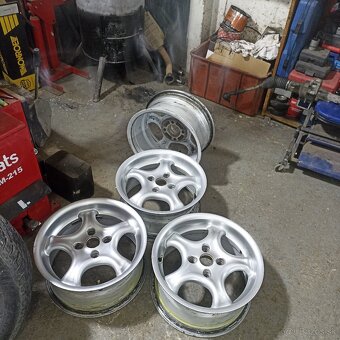 Elektróny 4x108 - 2