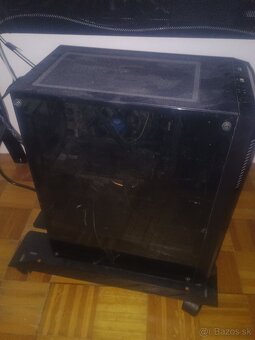herný skladaný počítač - 2
