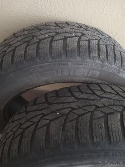 Predam 2ks celoročne pn.185/60r15 nokian - 2