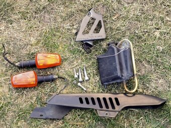 Yamaha XTZ 660 Tenere 3YF - kryt reťaze, kryt oz.kolesa.. - 2