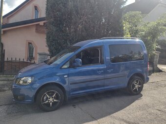 VW CADDY LIFE 1.6 TDI 5 MIESTNE ROK VÝROBY 2013 - 2