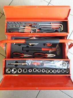 Kufor plechovy s naradim - 2