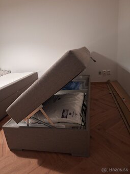 Predám posteľ s úložným priestorom - 2