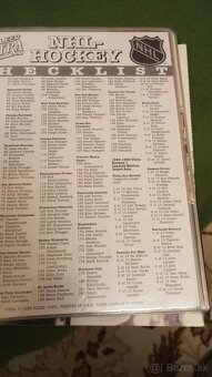 Staré hokejové kartičky. - 2