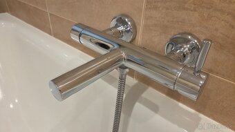 Vanova bateria so sprchou - 2