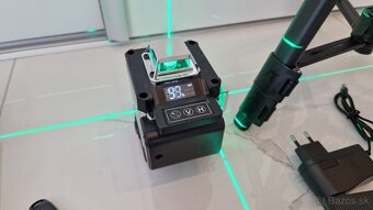 LASER NIVELÁK PLUS 1,2 M STATÍV PLUS PRÍSLUŠENSTVO - 2