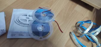 LED pás 24V, 240 LED/m (0,70 €/m) - 2