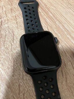 Apple watch SE 44 mm Nike - 2