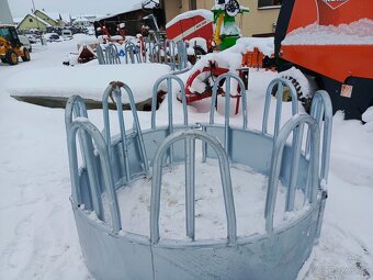 Predám krmelec krmitko na seno - 2