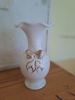 Porcelánová váza, mašlička. - 2