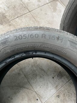 205/60R16 BARUM - 2