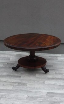 Stôl okrúhly – jedálenský. - 2