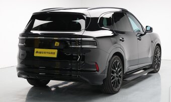 Zeekr 8X 70kWh Ultra+ 900 hp - 2