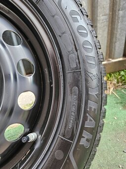 Originálna zimná sada Toyota - 5x100 r15 + GY 185/65 r15 - 2