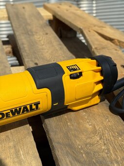 Uhlová brúska Dewalt s reguláciou otáčok - 2