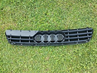 Maska( mriežka ) chladiča A3 8L/ 8L0807683 - 2