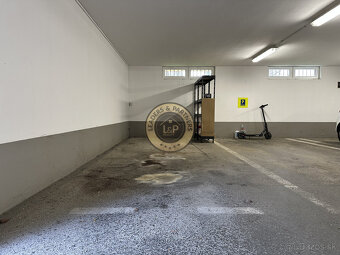 Parkovacie miesto v garáži na predaj - 2