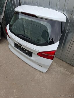 Kufrové dvere Ford FOCUS MK3 Combi 2015 - 2