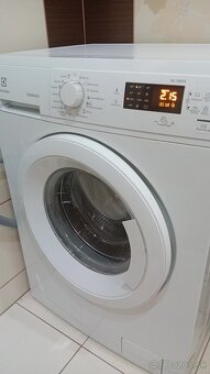 Práčka Electrolux - slim - 2