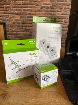 Irobot Roomba I7+ top stav s prislusenstvom - 2
