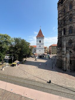 3 izb. tehlový byt s balkónom na Hlavnú ulicu, Staré mesto - 2