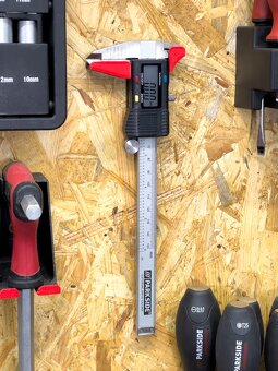 Držiak na stenu pre kovové Parkside posuvné meradlo - 2