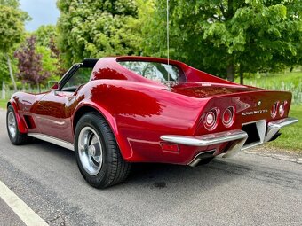 Chevrolet Corvette 1973 – klasický americký kabriolet s V8 - 2