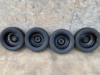 Renault clio IV 4 plechove disky zimne pneumatiky 195/55/15 - 2