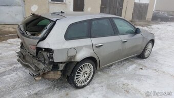 Alfa Romeo 159 2.4 JTDm 147kw rozpredám Bose, Navi, Koža - 2
