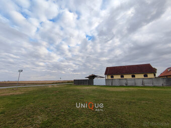 NA PREDAJ ROZOSTAVANÝ RODINNÝ DOM V ZLATNEJ NA OSTROVE - 2