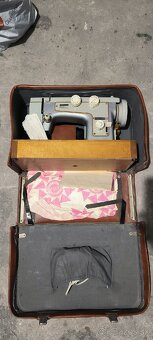 Predám šijací stroj Podolsk 142 - 2