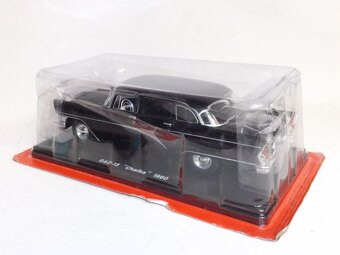 GAZ 13 Čajka 1:24 - 2