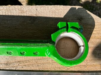 AH233878 Hlava kosy JD 600R - 2