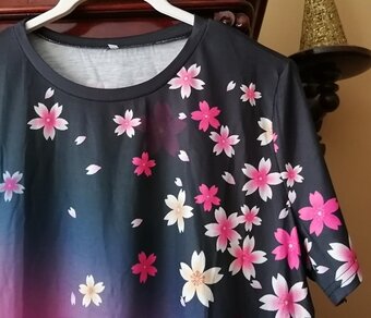 DÁMSKE TRIČKO/ TOP S KVIETKAMI veľ.XL NOVÉ - 2
