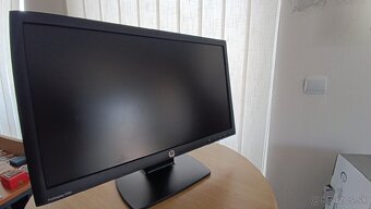 Monitor HP 22 CM - 2