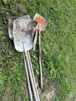 Darujem skrinku ističe kable - 2