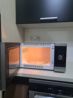 Predám mikrovlnku Whirlpool GT286 s grilom - 2