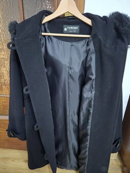 Dámsky zimný kabát s podšívkou a s kapucňou - 2