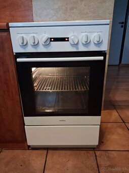 Sporák Mora so sklokeramickou doskou - 2