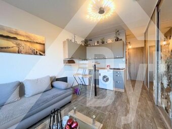 PREDANÉ: KOMPLET ZARIADENÁ GARSONKA NA ROVNI - 2