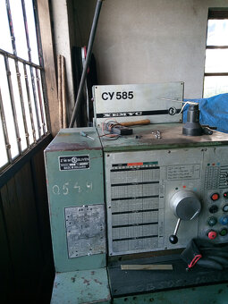 sústruh hrotový CU 585 - 2