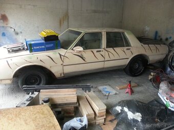 Chevrolet Caprice V8- 5.0 - 2