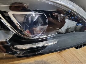 Mercedes C-Class W205 Headlamp pravy svetlomet - lampa - 2