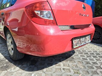 Predam zadný nárazník na renault Thália 1.2 55kw rok 2011 - 2