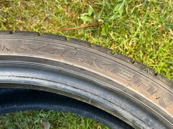245/30 R19 - 2
