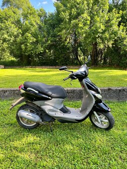Skúter Yamaha Neos 50 4T čierny - 2