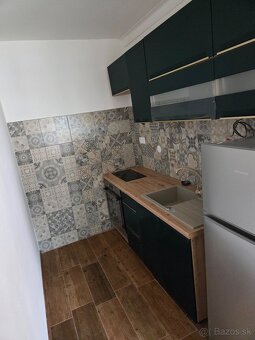Ponúkam na dlhodobý prenájom 2 i byt - 2
