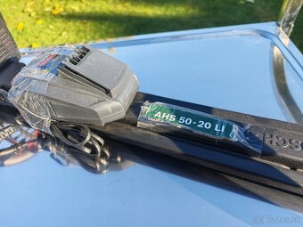 Nový Strihač stromkov Bosch s nabíjačkou - 2