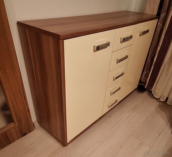 Komoda - 2