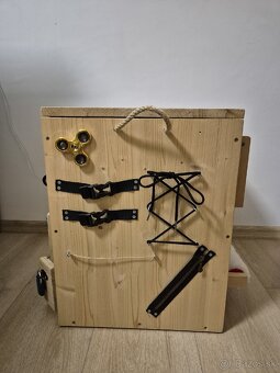 Busy board (úložný box s aktivitami) - 2